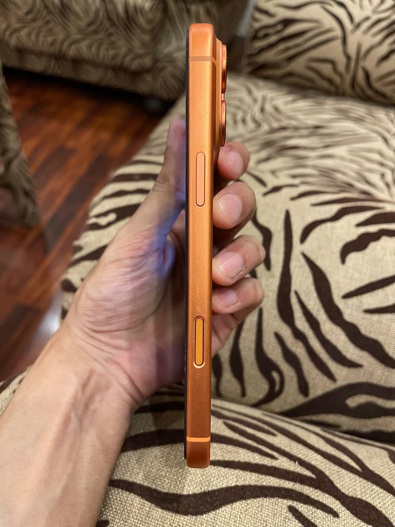 Apple iPhone 17 Pro Max 4