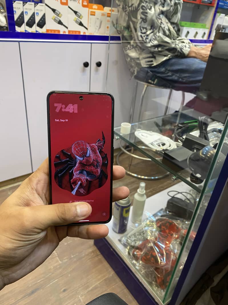 Google Pixel 8 2