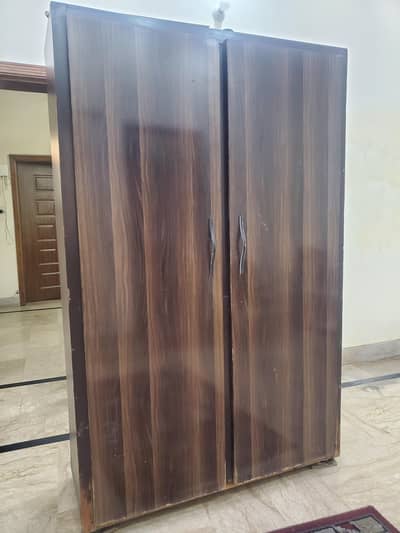Suiting Wardrobe - Almari