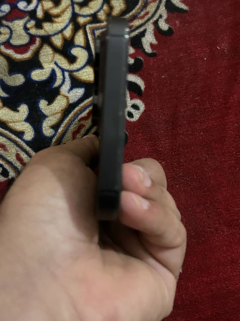 Apple iPhone 14 Pro Max 1