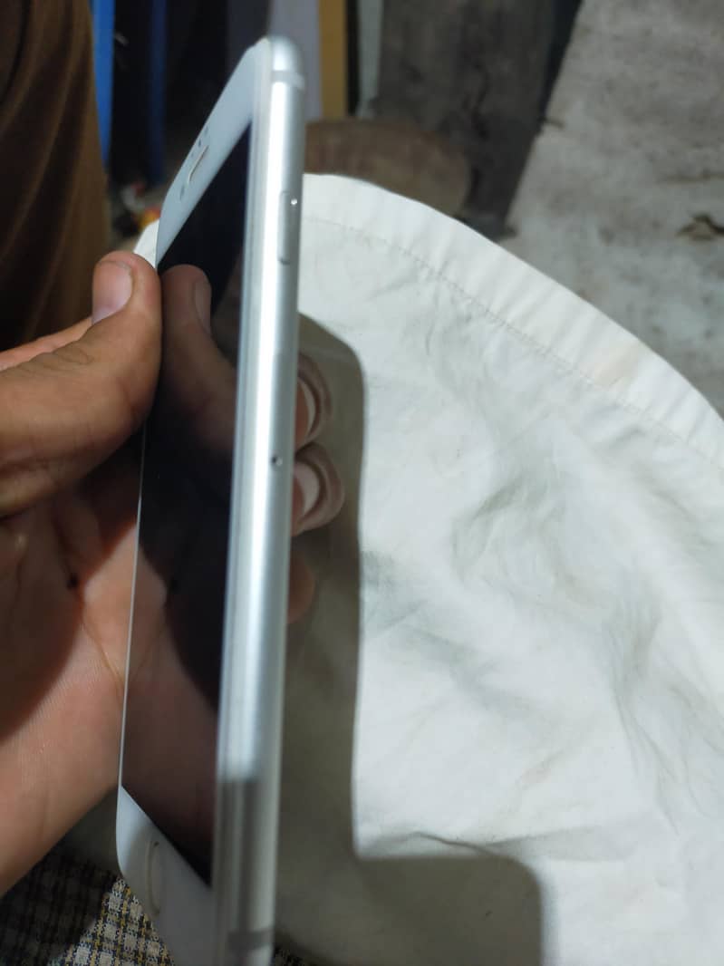 Apple iPhone 7 1