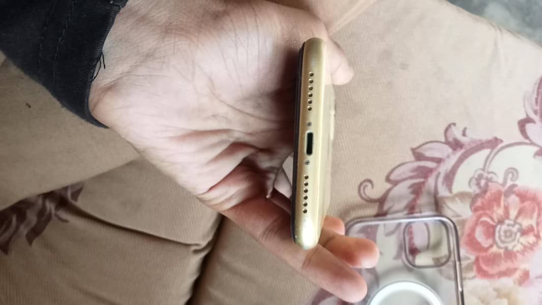 Apple iPhone 11 9