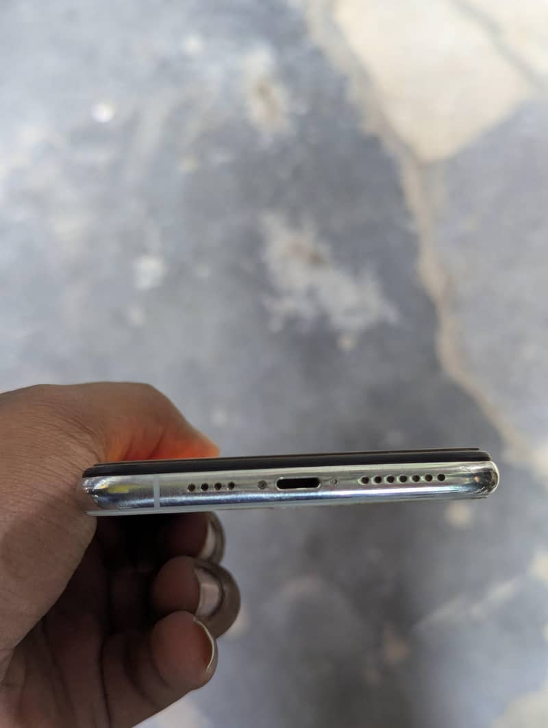 Apple iPhone XS Max 0