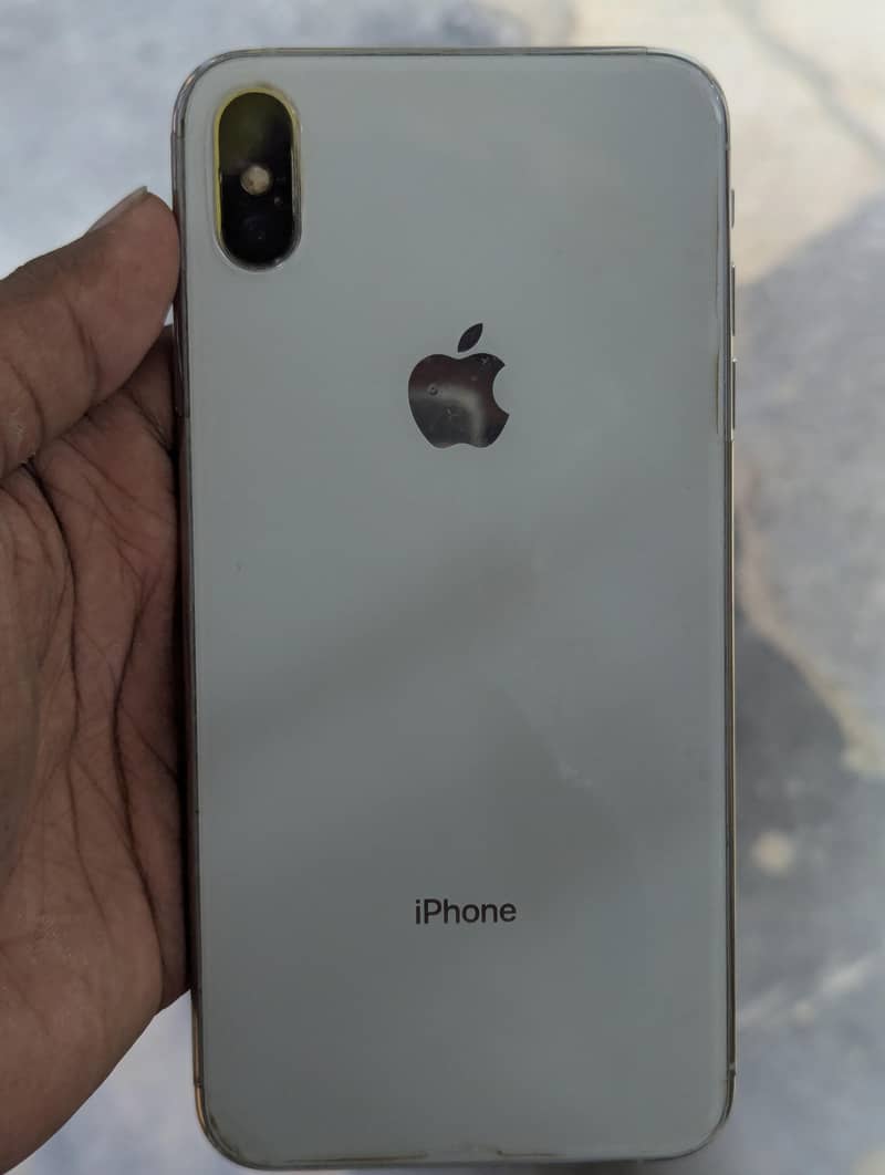 Apple iPhone XS Max 3