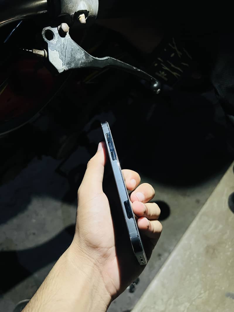 Apple iPhone 12 Pro 3