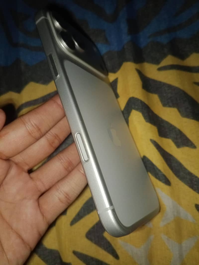 Apple iPhone 17 Pro Max 0