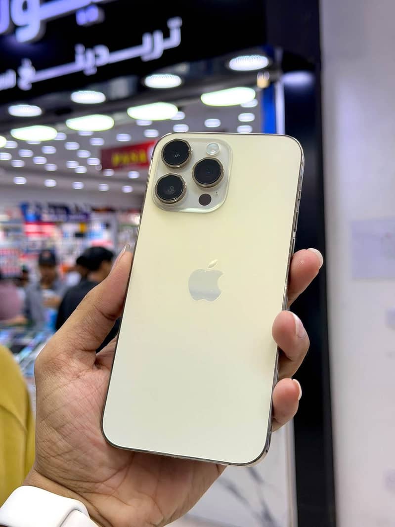 Apple iPhone 14 Pro Max 0