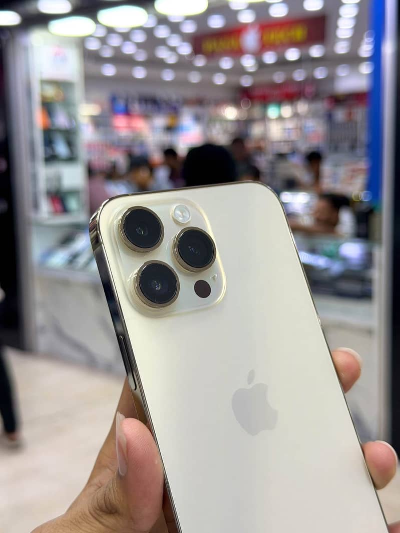 Apple iPhone 14 Pro Max 1