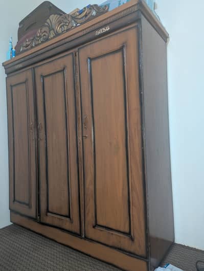Almari fresh look A1 condition
