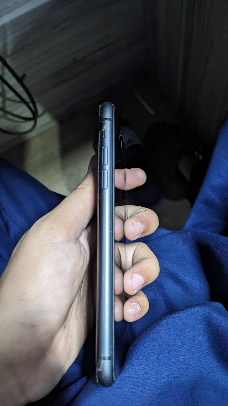 Apple iPhone 11 6