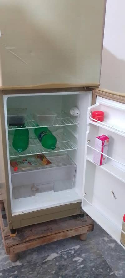 Dawlance fridge for sale