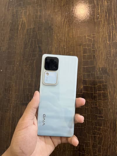 VIVO V30E 12/256 10/10 WITH BOX BRAND NEW CONDITION