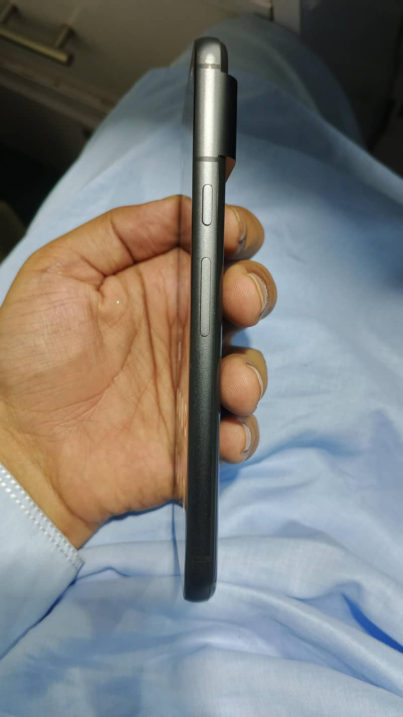 Google Pixel 8 4