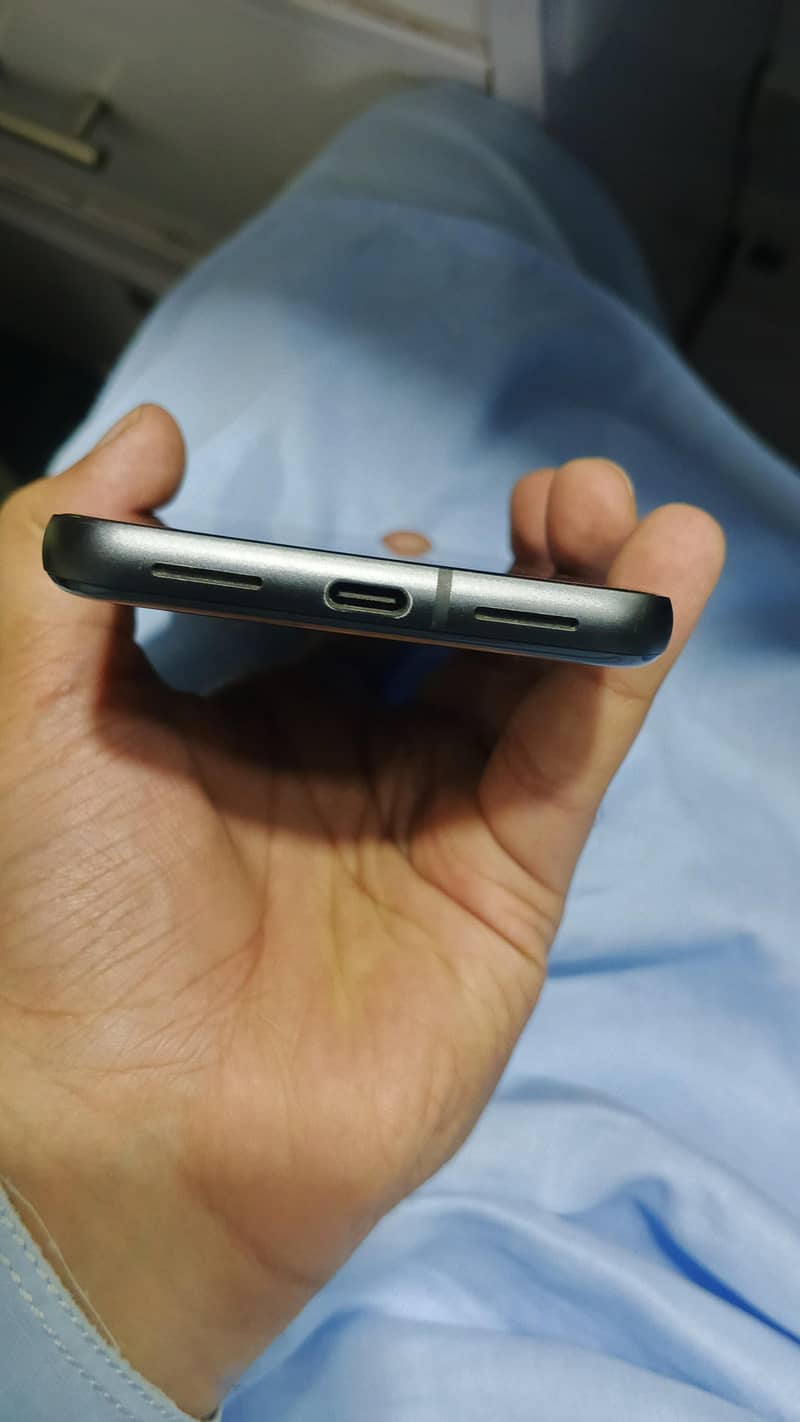 Google Pixel 8 6