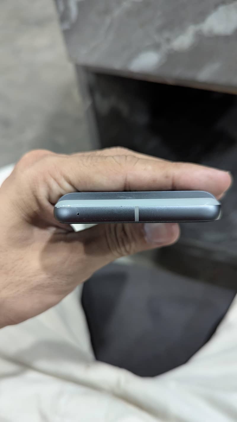 Google Pixel 8 4