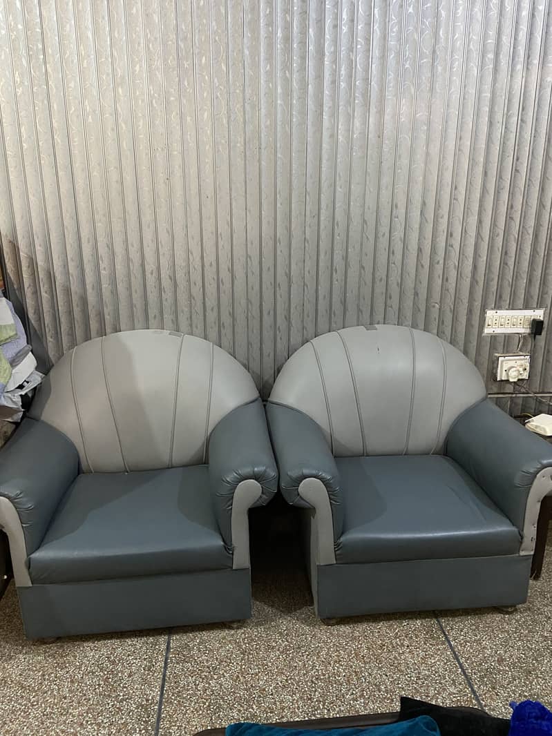 2 Single Seaters Sofas for Sale 0