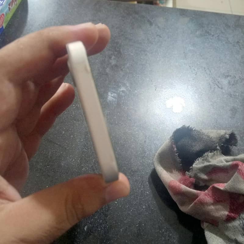 Apple iPhone 12 2
