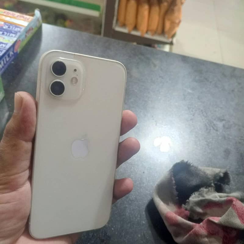 Apple iPhone 12 7