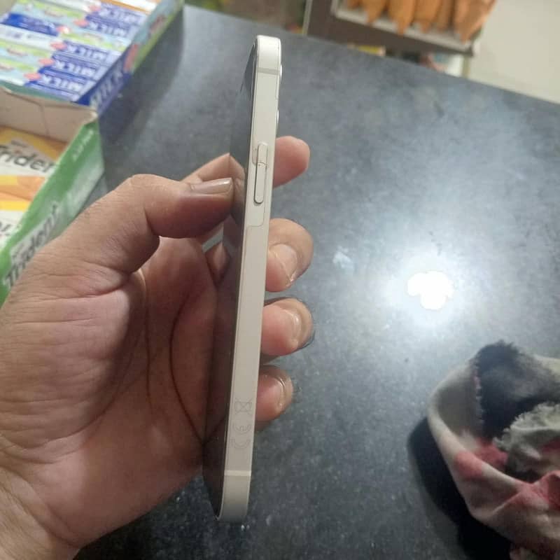 Apple iPhone 12 8