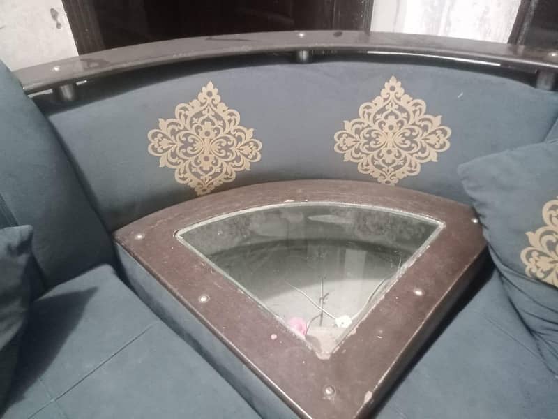 6 sofas 1