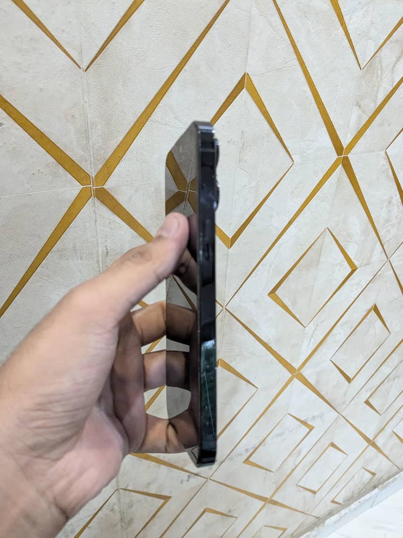 Apple iPhone 14 Pro Max 2