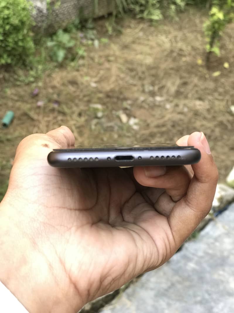 Apple iPhone 8 2