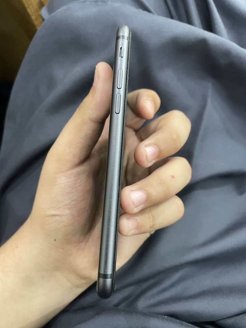 Apple iPhone 8 5