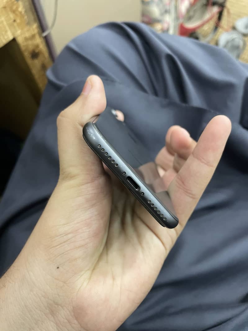 Apple iPhone 8 6