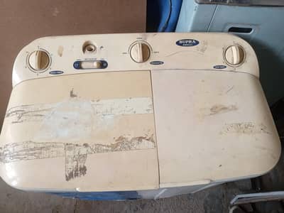 2 in 1 washing machine with dryer Good Condition
