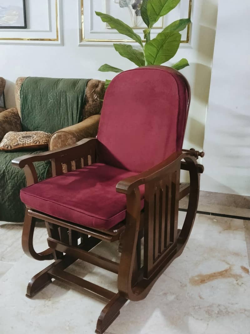 Sofa & Chairs 0