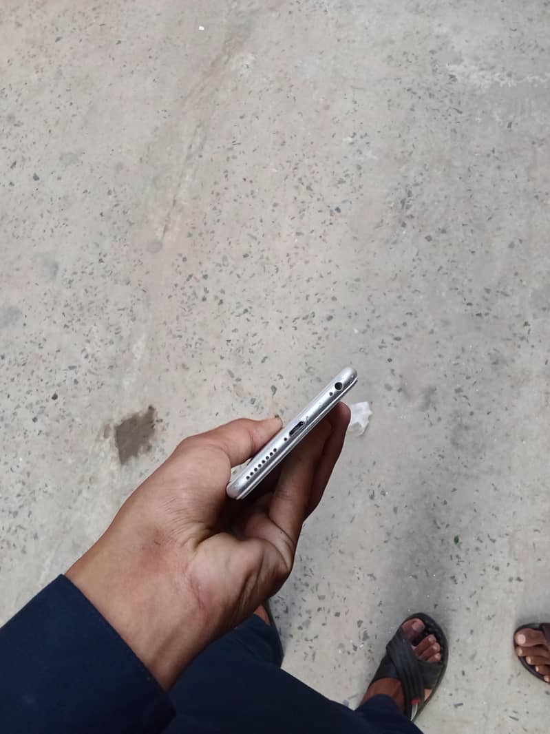 Apple iPhone 6 Plus 3