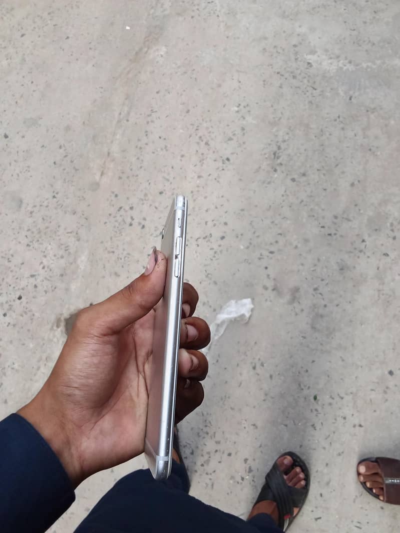 Apple iPhone 6 Plus 8