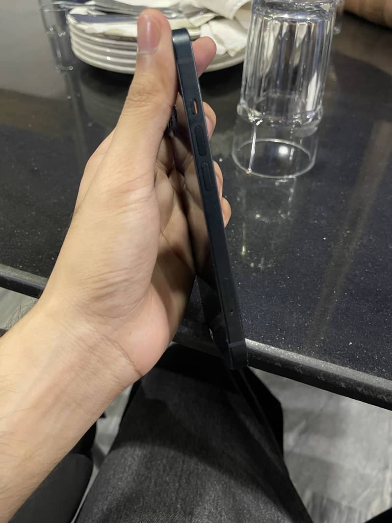 Iphone 13 4