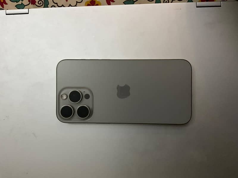 Apple iPhone 15 Pro Max 1