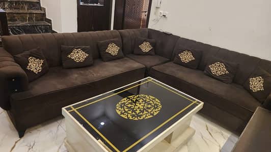 Sofa set with table