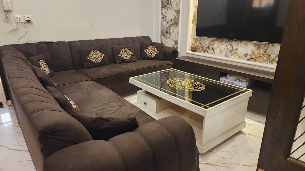 Sofa set with table 4