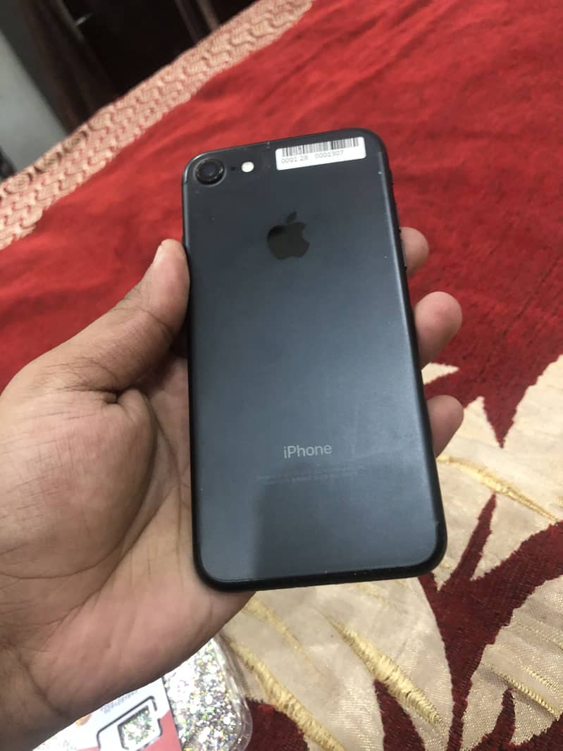 Apple iPhone 7 0