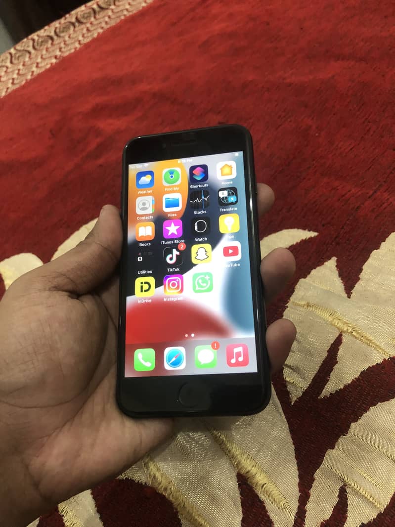 Apple iPhone 7 1