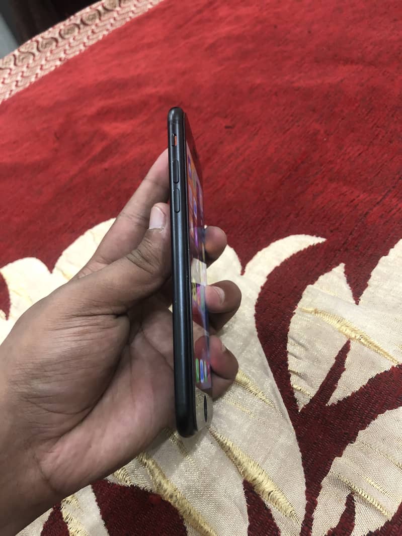 Apple iPhone 7 2