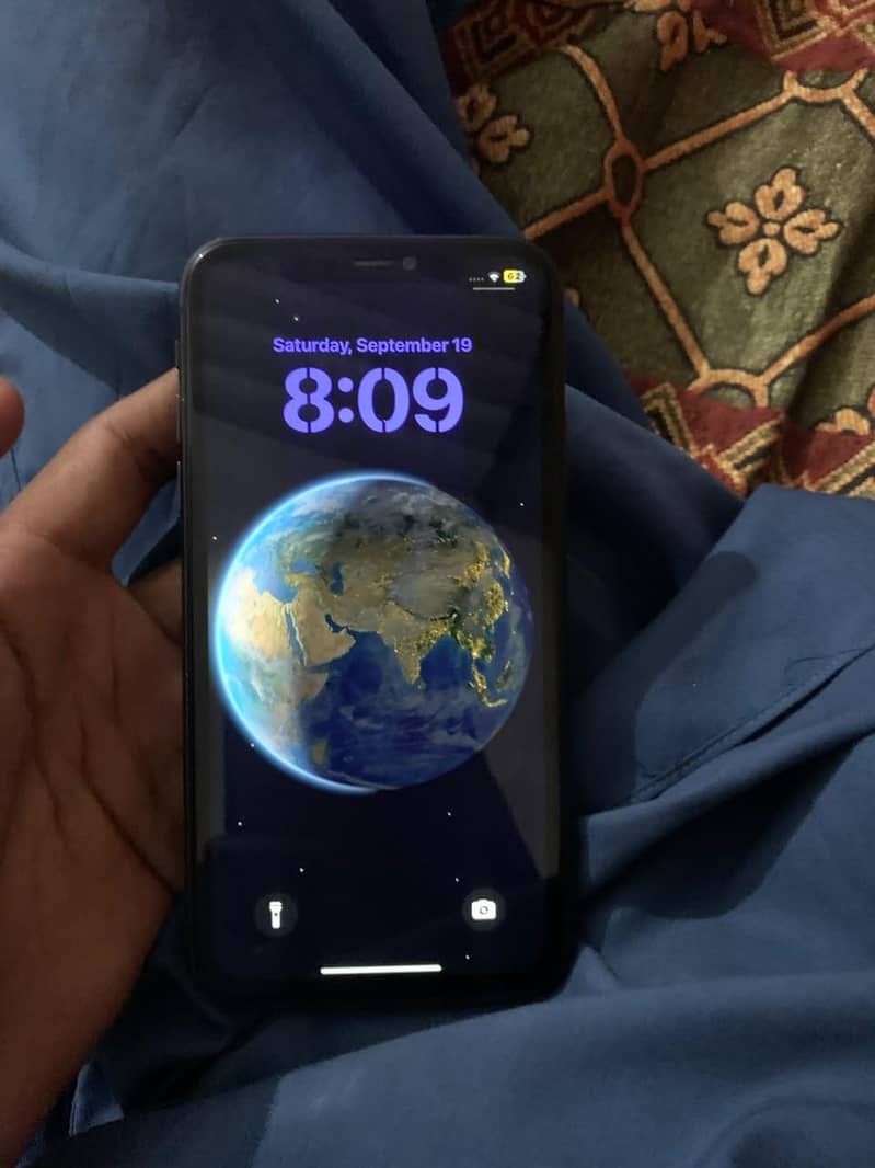 Apple iPhone 11 0