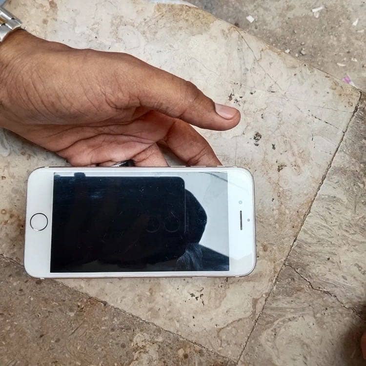 Apple iPhone 7 6