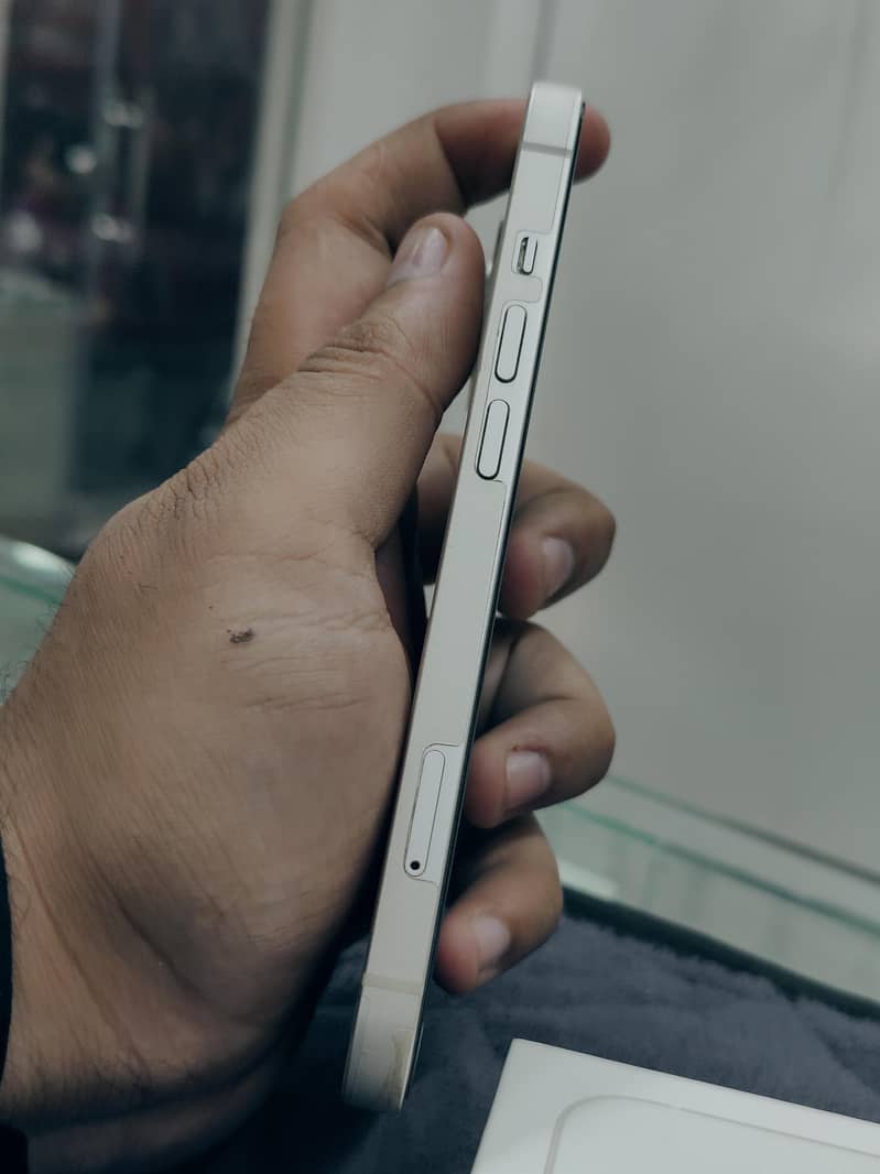 Apple iPhone 13 3