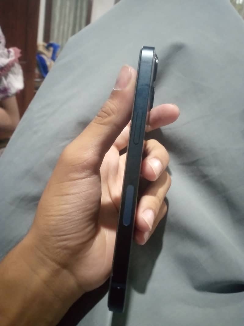 Apple iPhone 13 6