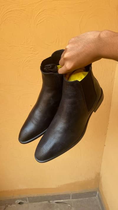 Black Chelsea Boots Size 42 | Excellent conditon | rps: 3500