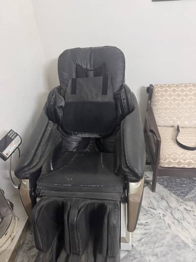 Massaging chair