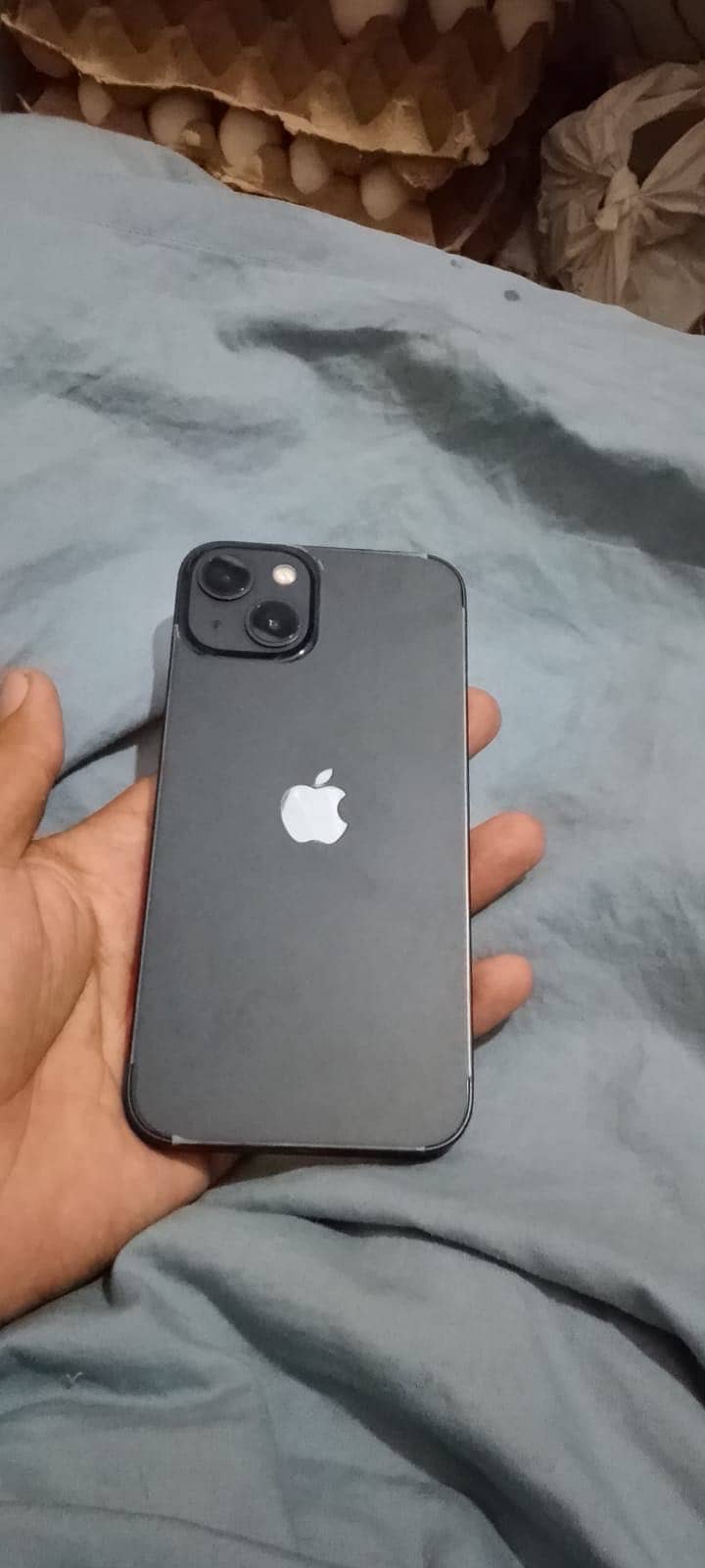 Apple iPhone 13 4