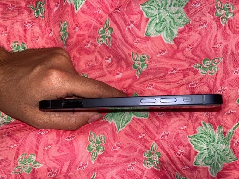 Apple iPhone 12 5
