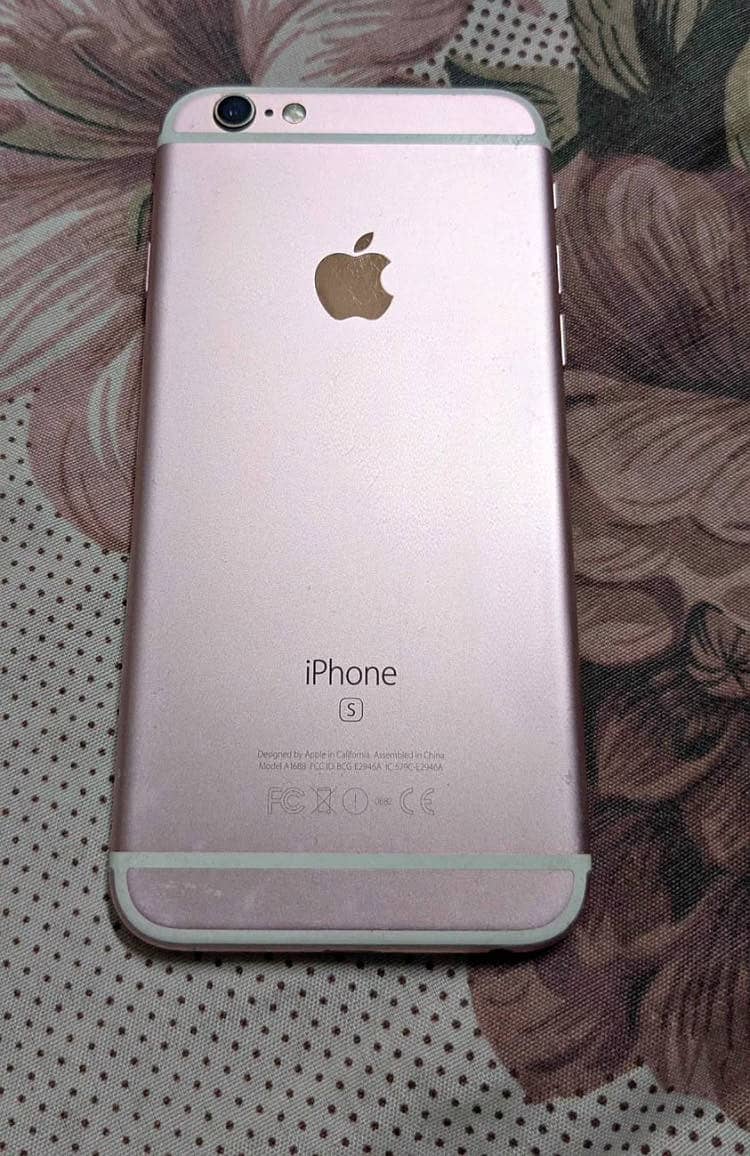 Apple iPhone 6S 1