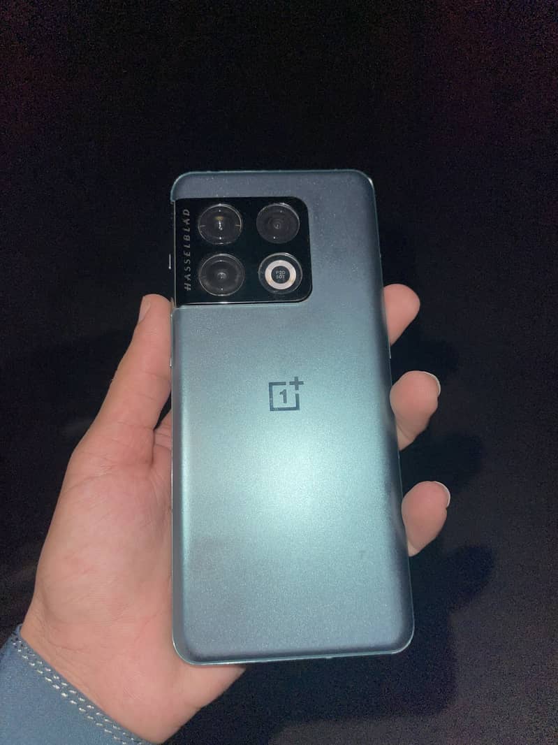 One Plus 10 Pro 1