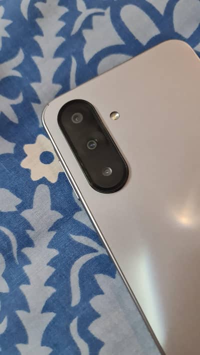 Samsung A17 (8 gb 256 gb ) in new condition
